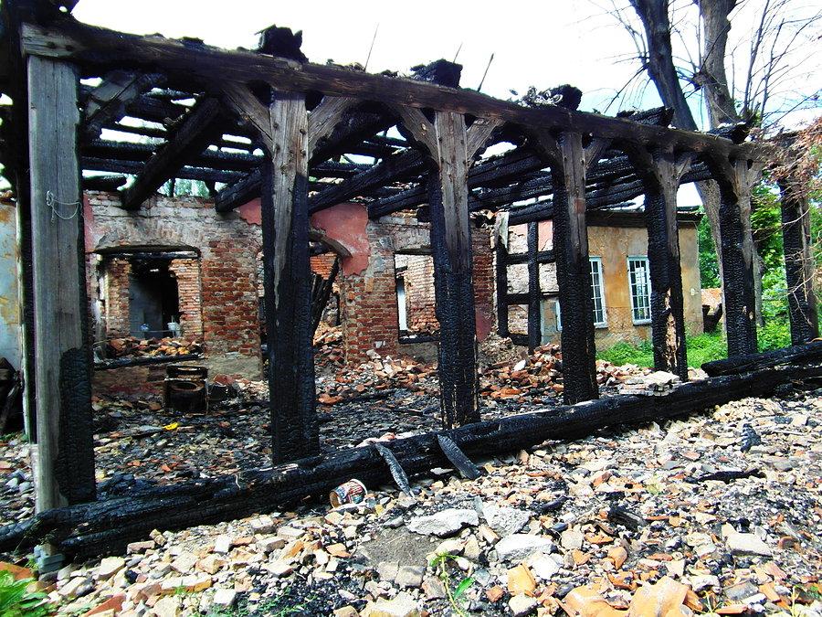 Zgliszcza domu podcieniowego w Złotowie