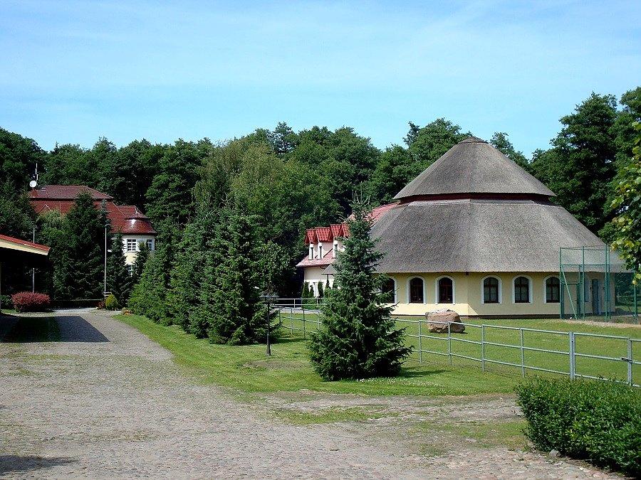 Dwór z XVI wieku w Wirówku