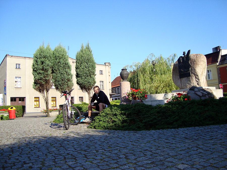 Pierwszy przystanek na rynku w Dobrzycy