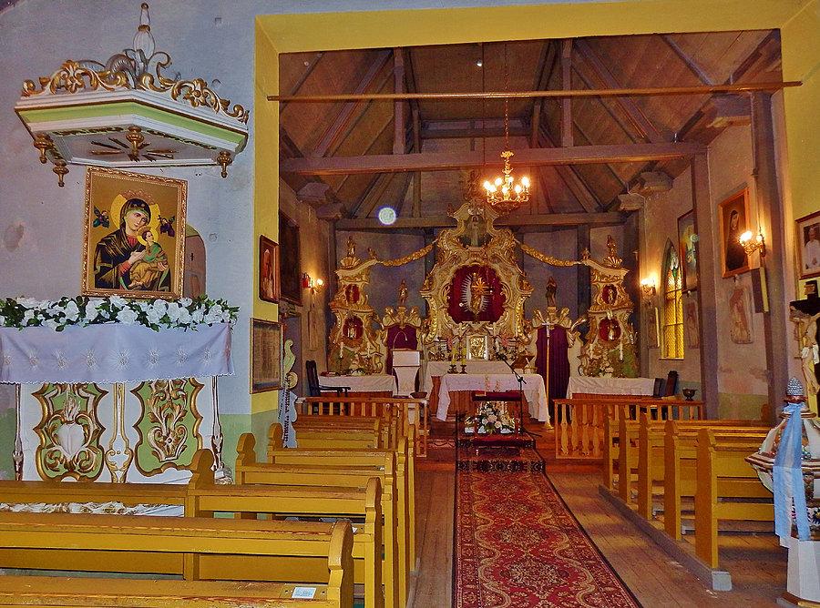 Szczodrowo-zabytkowy drewniany kościół