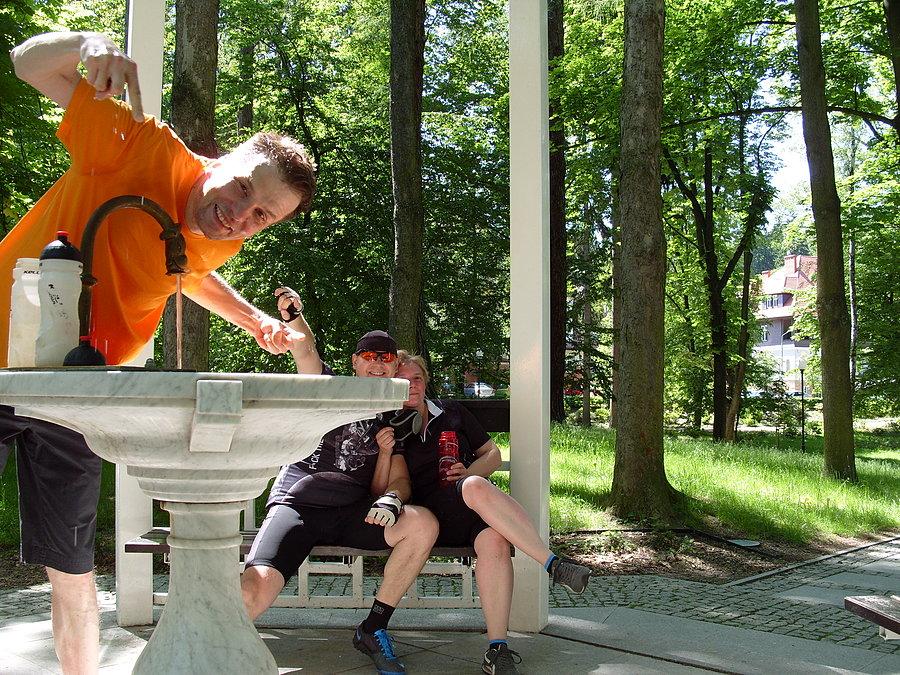 Park Zdrojowy i oczywiście obowiązkowa fotka grupowa przy źródełku
