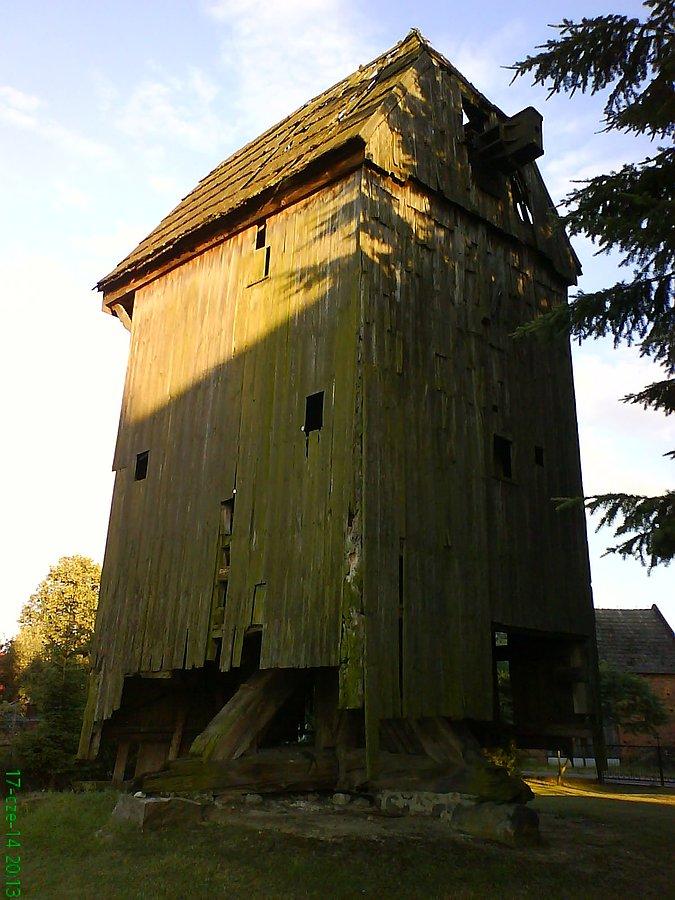Wrak wiatraka (Starkowo)