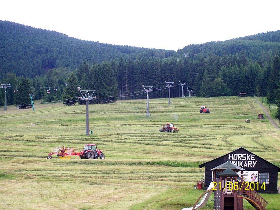 Zbieranie siana Ski Areal Ramzova