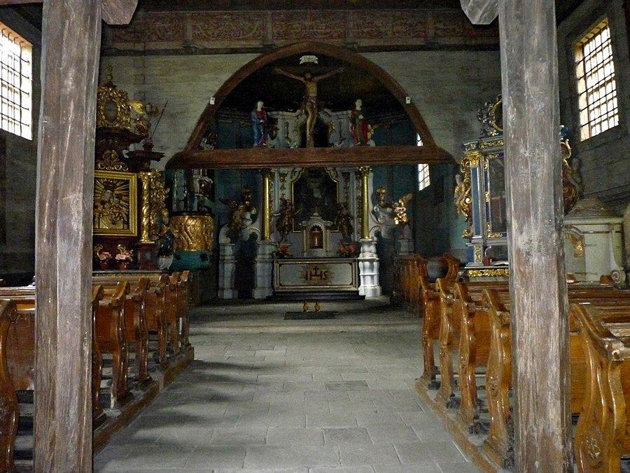 Osiek - wnętrze zabytkowego kościoła z XVI w