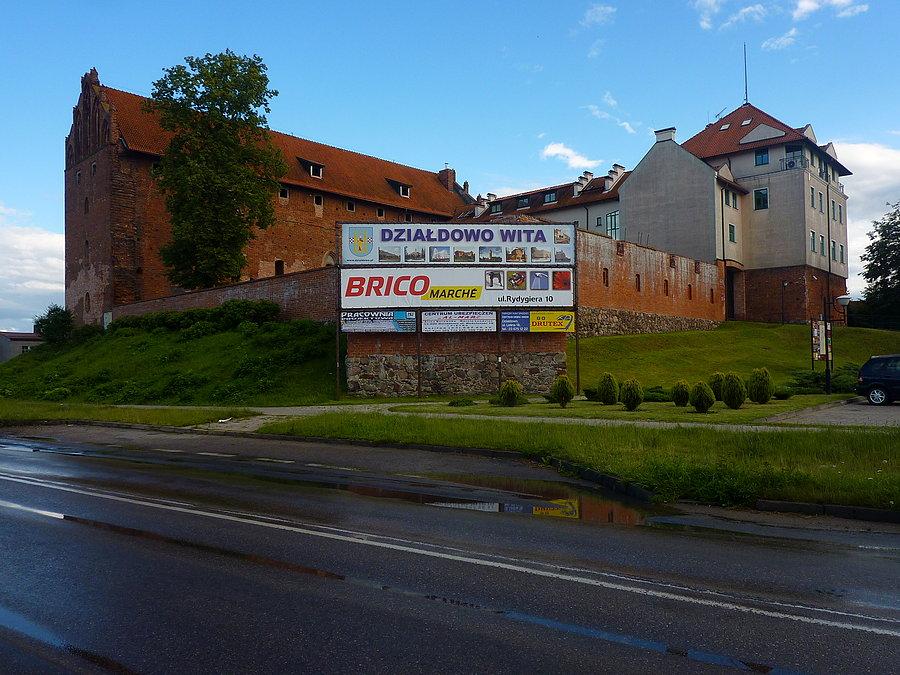 Oszpecony zamek krzyżacki w Działdowie