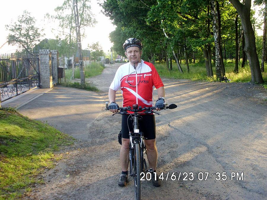 W nowej koszulce właśnie co sprezentowanej mi przez syna (na ulicy Granica Wesołej lub gdzieś tam w pobliżu)