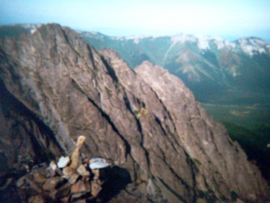 Widok z Jastrzębiej turni na Kozi Szczyt, Rzeruchy i Tatry Bielskie