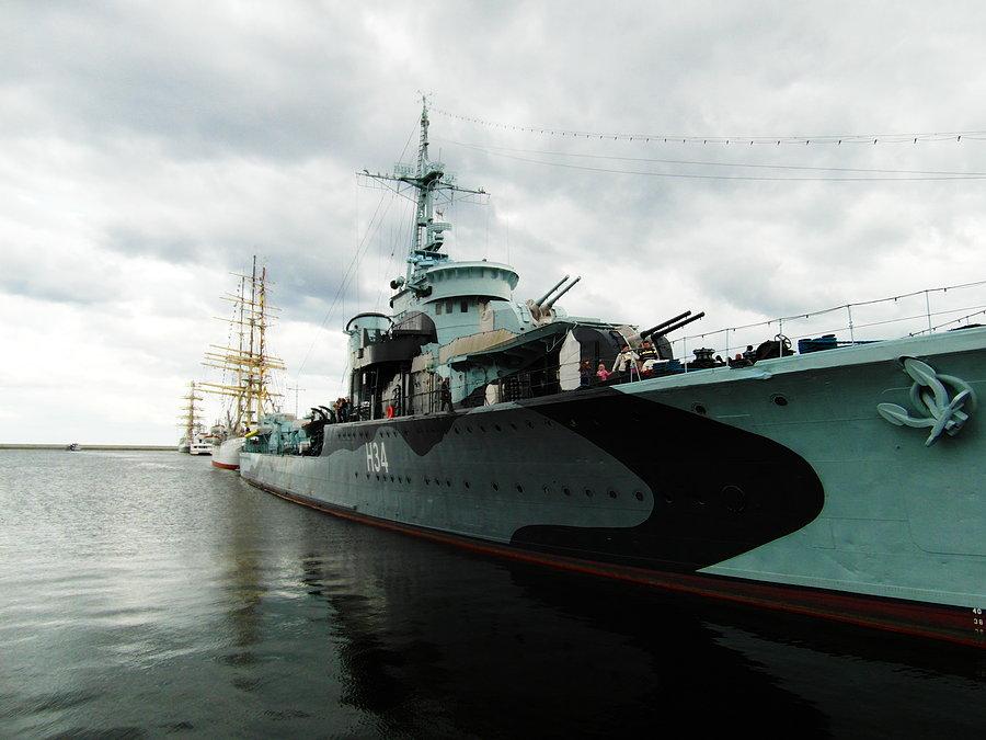 „Błyskawica” od strony Nabrzeża Prezydenta
