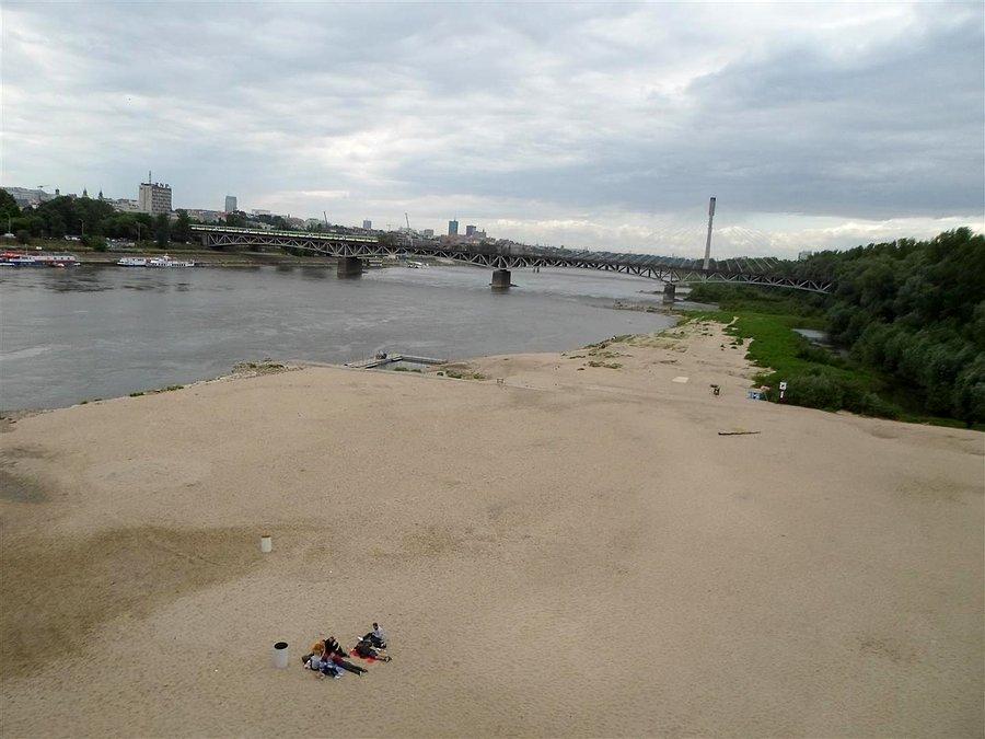 Wisła oddała plażę warszawiakom