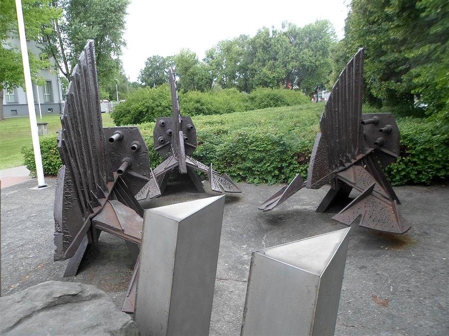 Hutnicy z Huty Warszawa w 1979 roku postawili pomnik wrześniowym obrońcom Warszawy