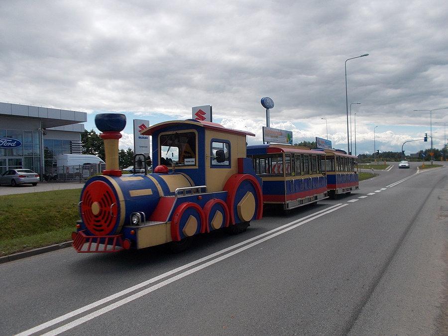 Kolorowy pociąg szosowy