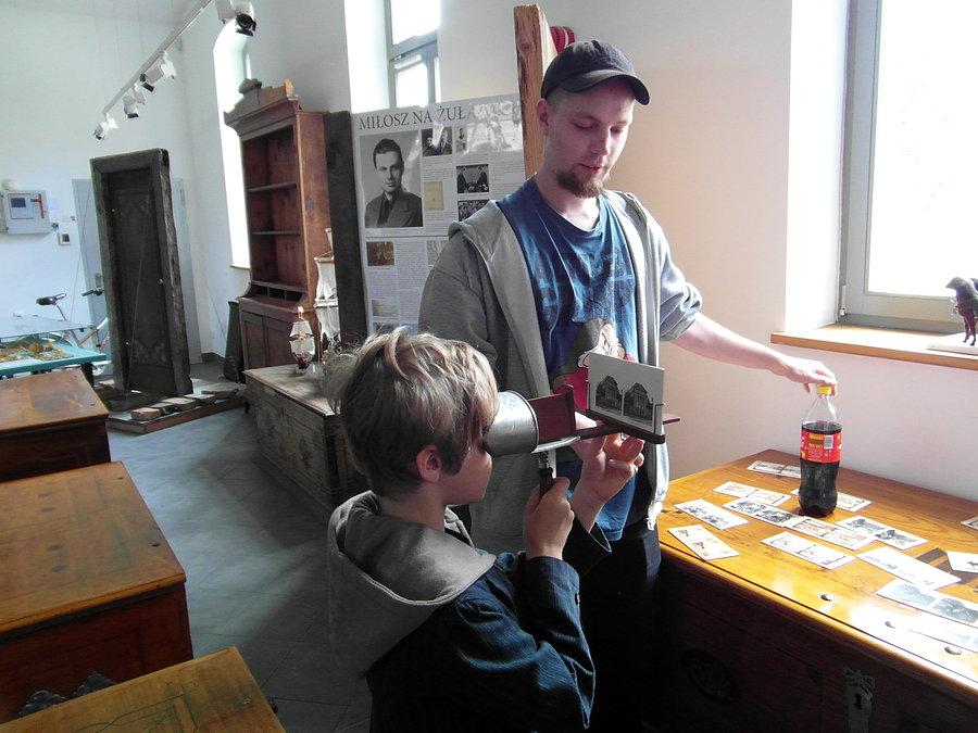 Przewodnik Pan Przemek prezentuje urządzenie 3D