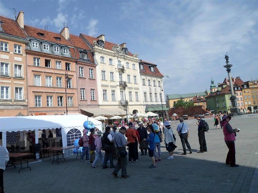 Wycieczka z Tajwanu zwiedza Stare Miasto