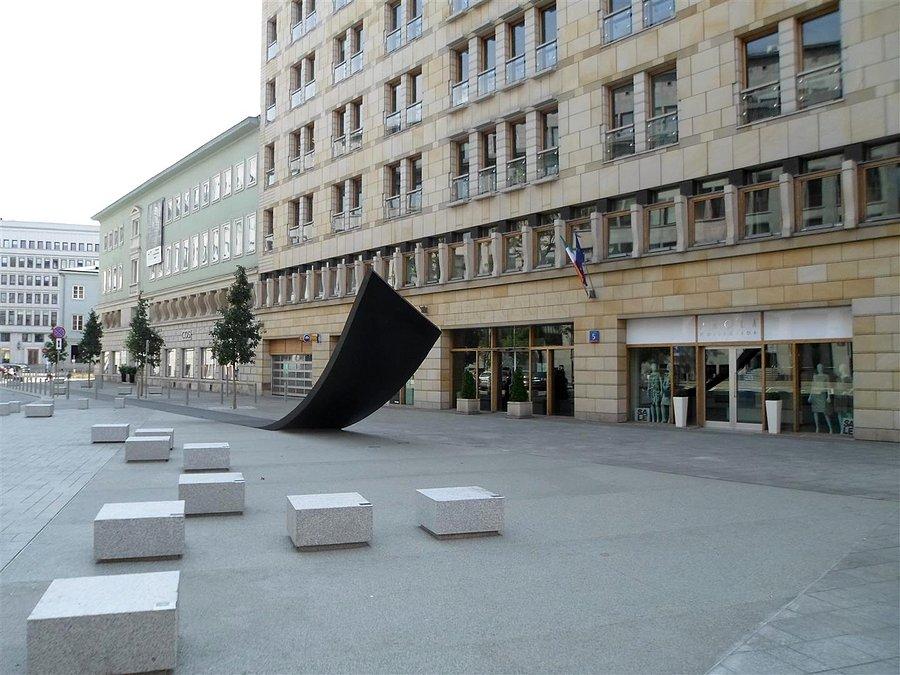 Budynek nazywa się Liberty corner