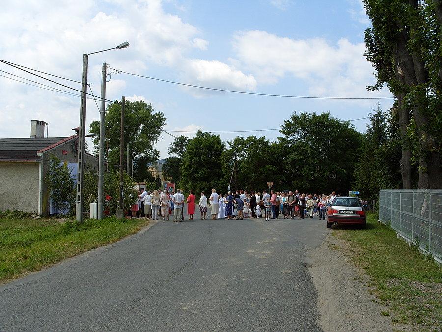 Stary Wielisław i postój na procesji, ale za to dalej jechaliśmy po płatkach róż ;))