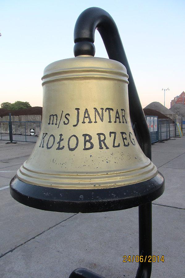 Dzwon przed promem Jantar