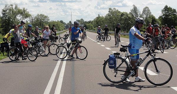 Przejście przez drogę dojazdową do przejścia granicznego w Sławatyczach