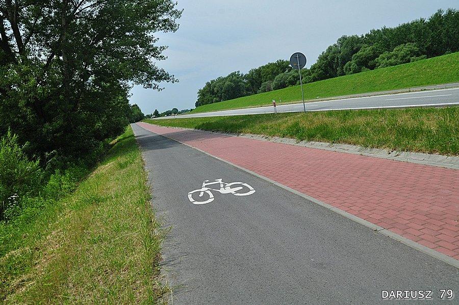 Machów - Droga rowerowa na Wisłostradzie