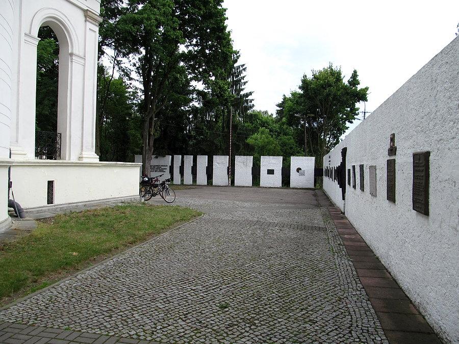 Muzeum Bitwy Nad Bzurą - tablice