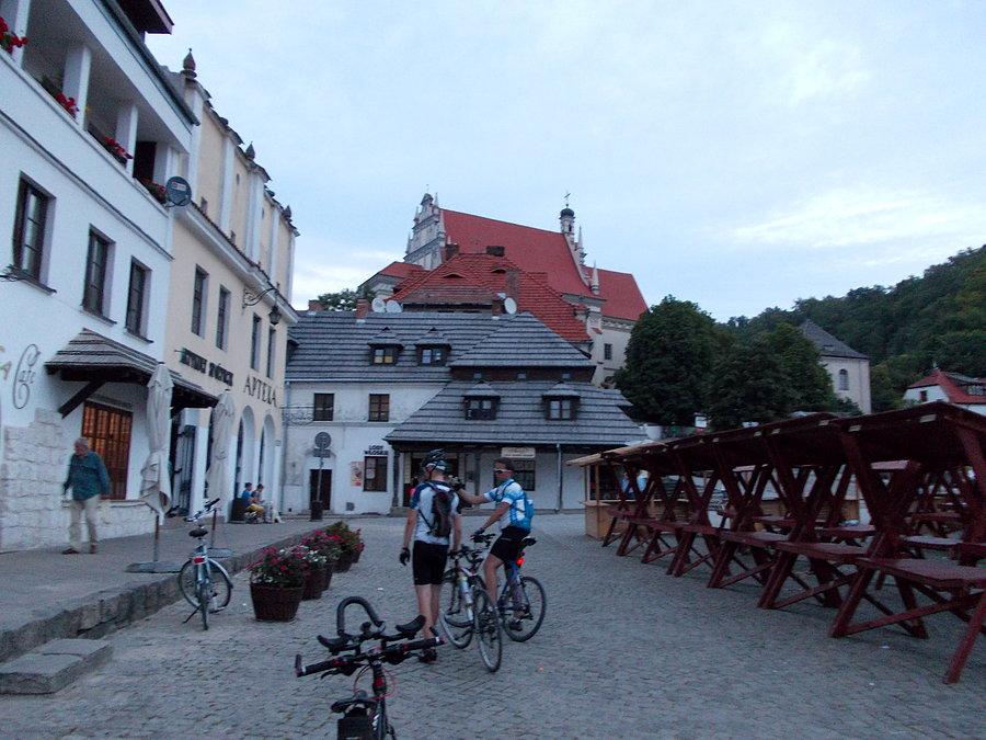 Uzupełnianie płynów w Kazimierzu Dolnym