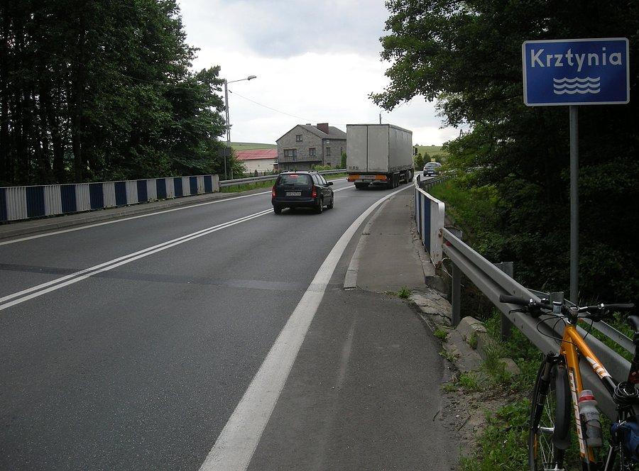 Pradłą - fatalne pobocze na mostku Krztyni