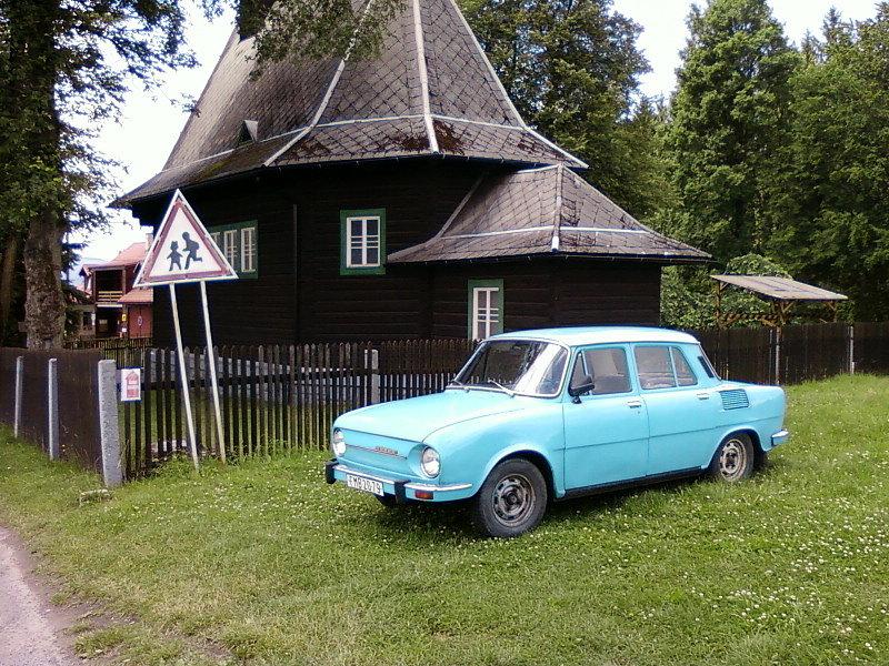 Skoda 100
