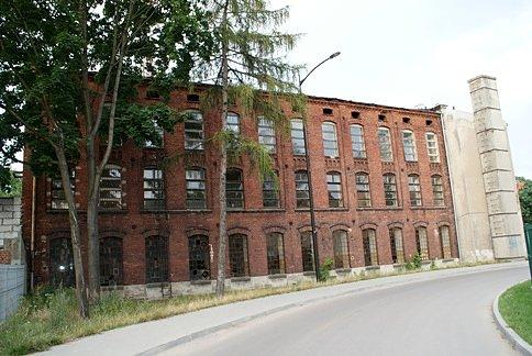 Projekt - Otwarte Miasto - nowa ulica - stary budynek, chyba zabytkowy?