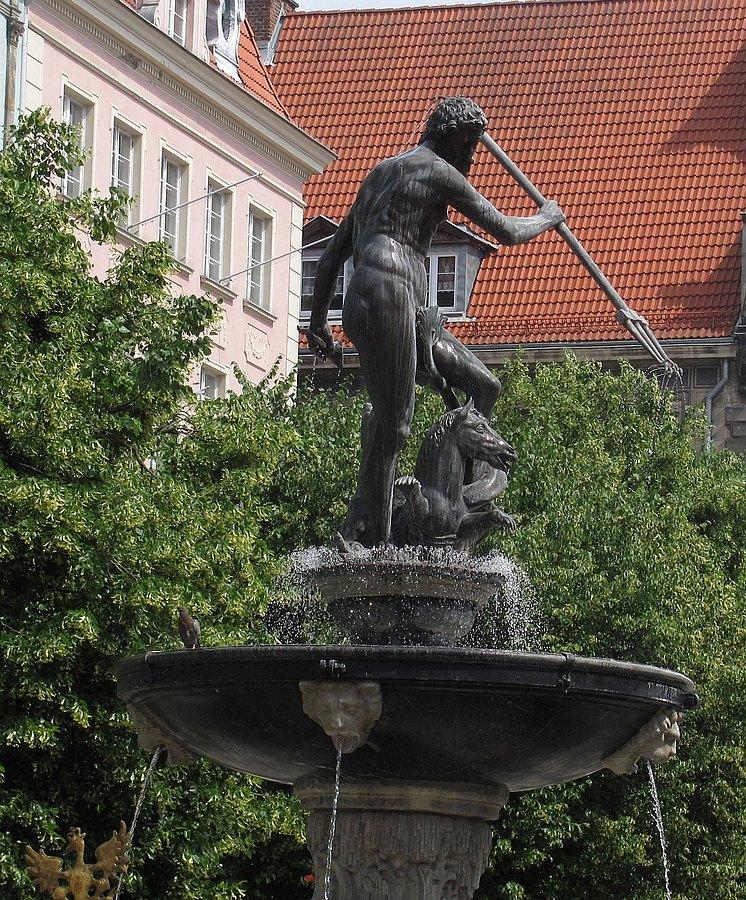 Nei mogłem podarować sobie fotki chłopa z trójzębem