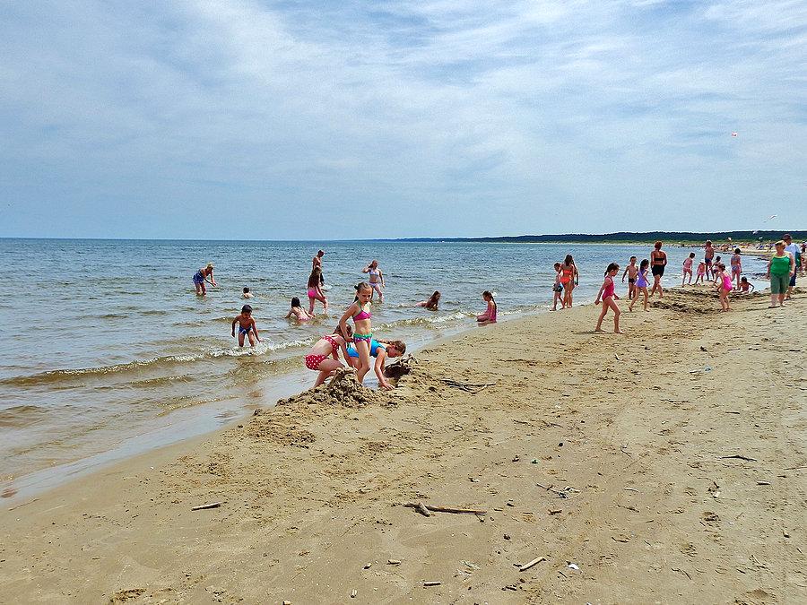Wycieczka nad morze. Plaża w Mikoszewie