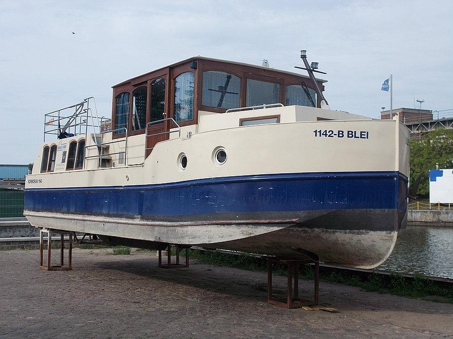 Kolejny hausboat w Elblągu