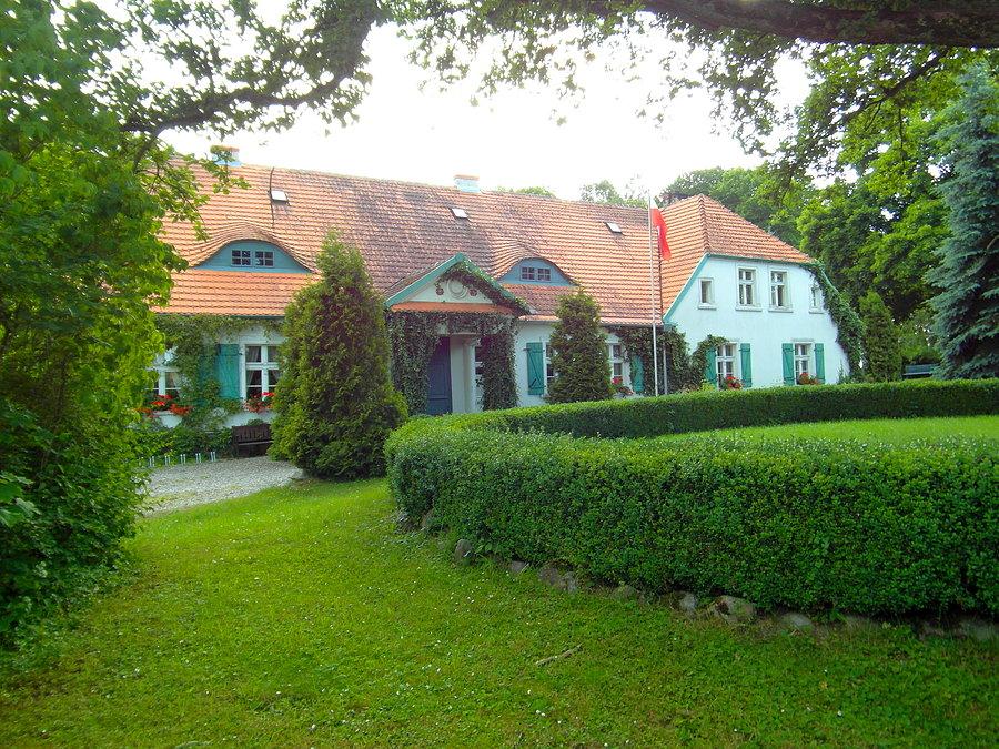 Dworek Wybickich w Sikorzynie