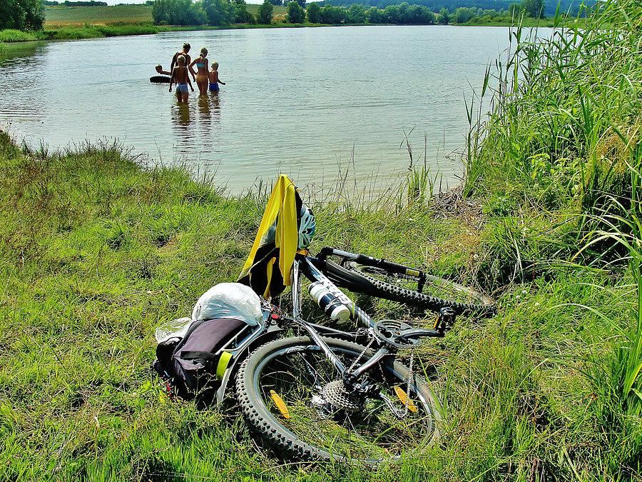 Lato rower,jezioro i pływanie