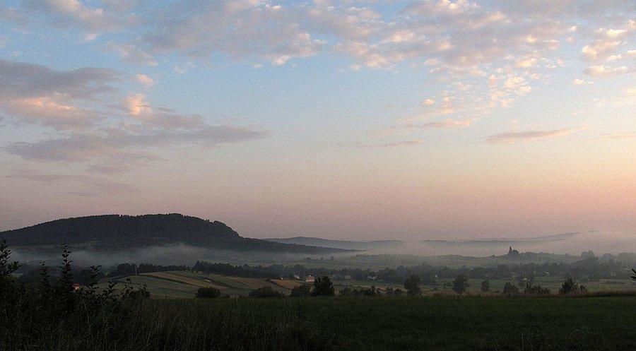 Mgły ścielą się w dolinach