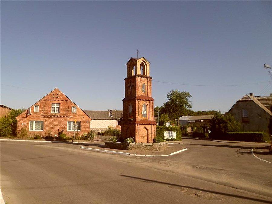 Kapliczka trzypiętrowa