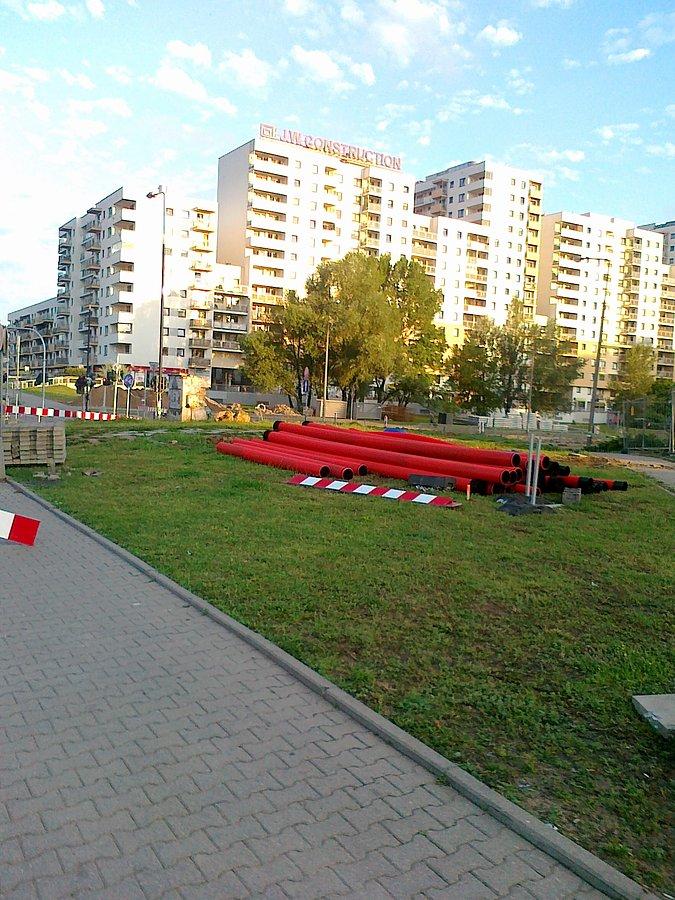 Rury są w różnych rozmiarach i kolorach