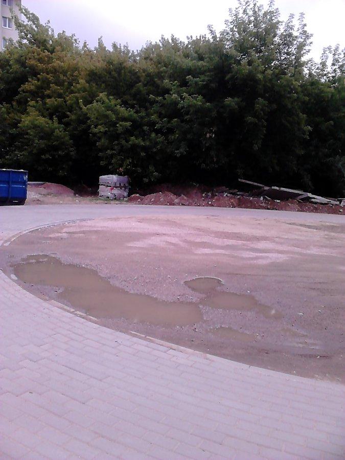 Na Pełczyńskiego przy Tesco pojawiło się rondo