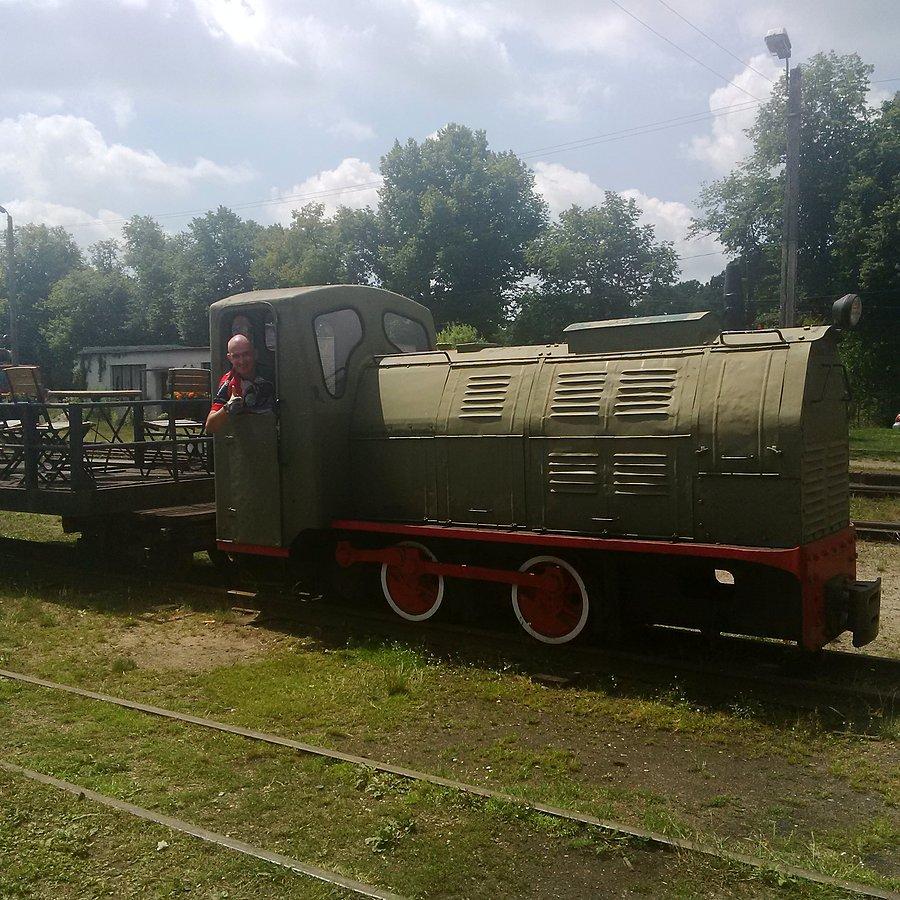 Zabytkowa stacja kolejki wąskotorowej w Rudach