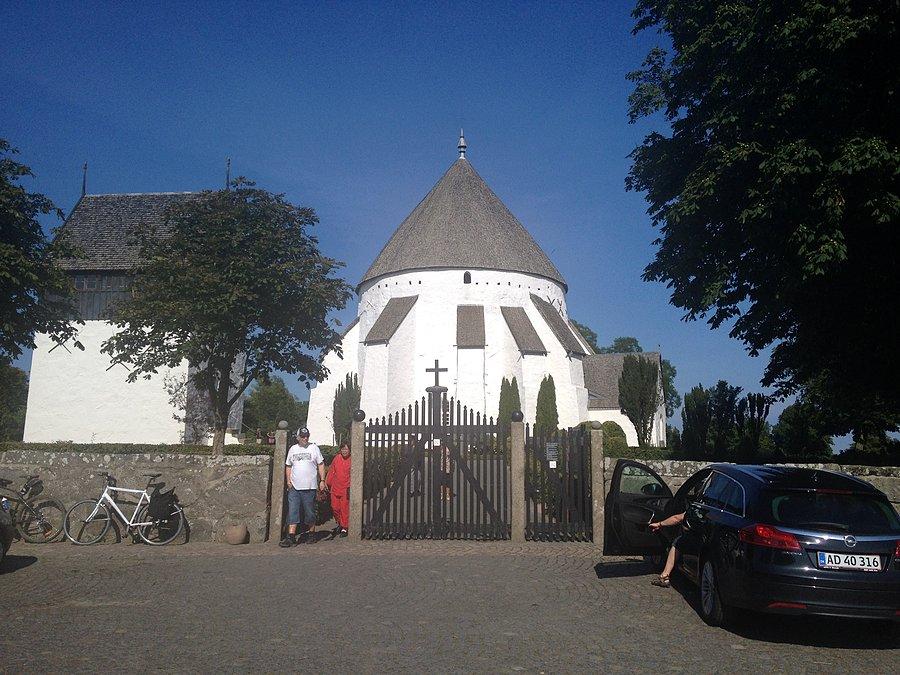 Zabytkowy kościół rotundowy