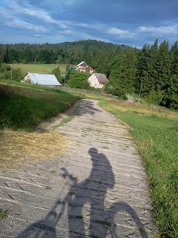 Podjazd po podkładach kolejowych na Komorowski Groń