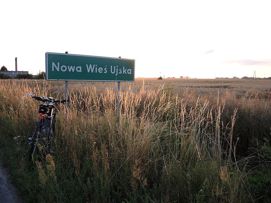 Nowa Wieś Ujska - w kierunku na Mirosławiec i Walkowice