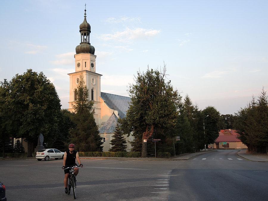 Połajewo - widok na kościół Św. Michała Archanioła