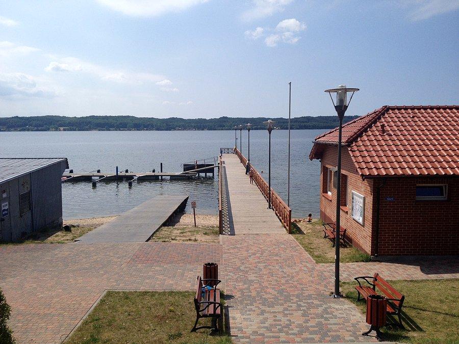 Widok na jezioro żarnowieckie z Lubkowa