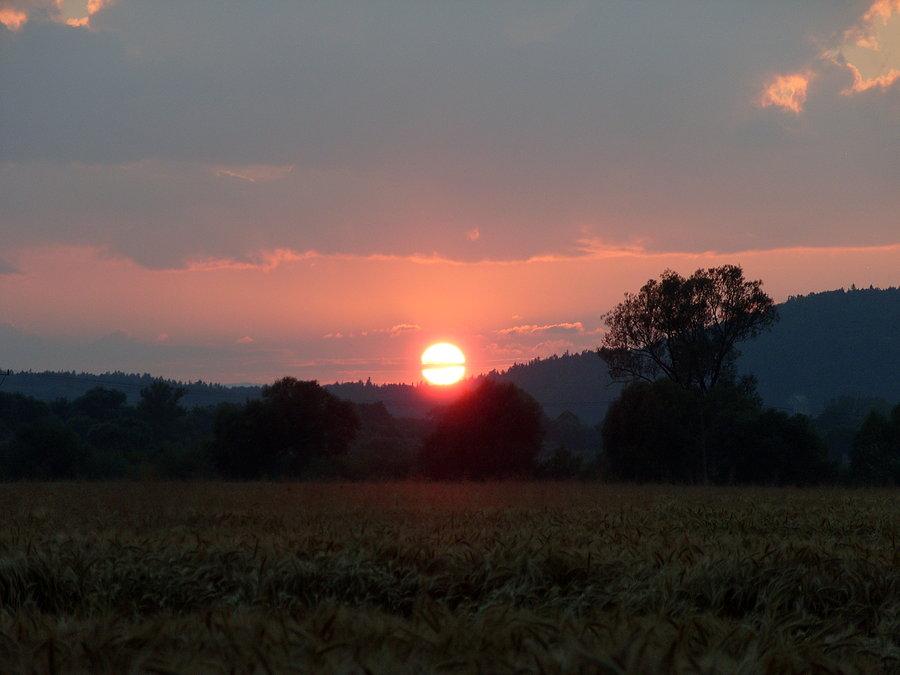 Do Kłodzka docieramy jak porządni rowerzyści ;) o zachodzie słońca