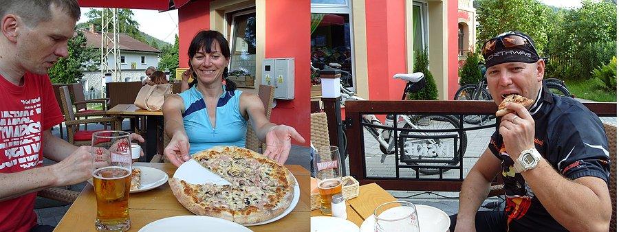 Aż wreszcie docieramy do Stronia gdzie postanawiamy posmakować smacznej pizzy polecanej przez Janusza którego Pozdrawiam. Po zjedzeniu spotykamy sie z resztą ekipy w Lądku gdzie ze smutkiem jak zawsze przyszło nam się rozstać