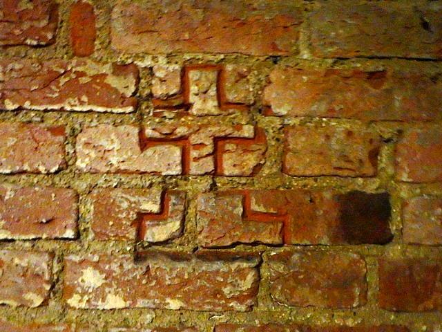 Kolejny symbol w zamkowych podziemiach