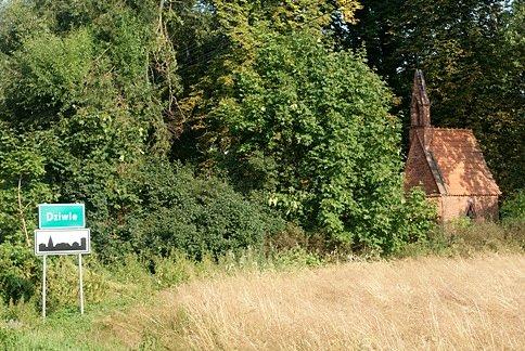 Kapliczka-piramida w Dziwlach