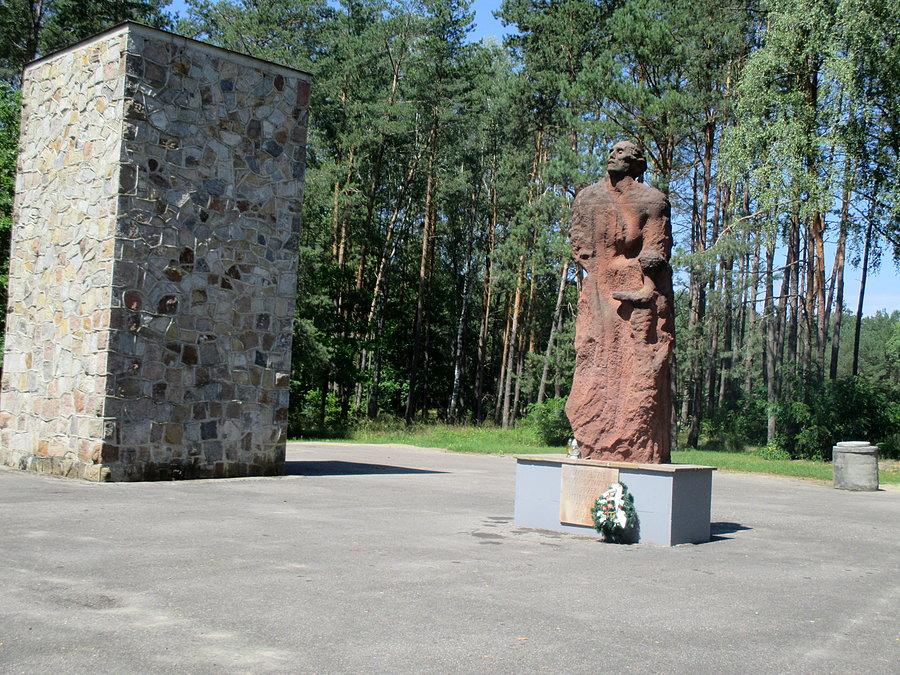 Pomnik na terenie obozu zagłady w Sobiborze