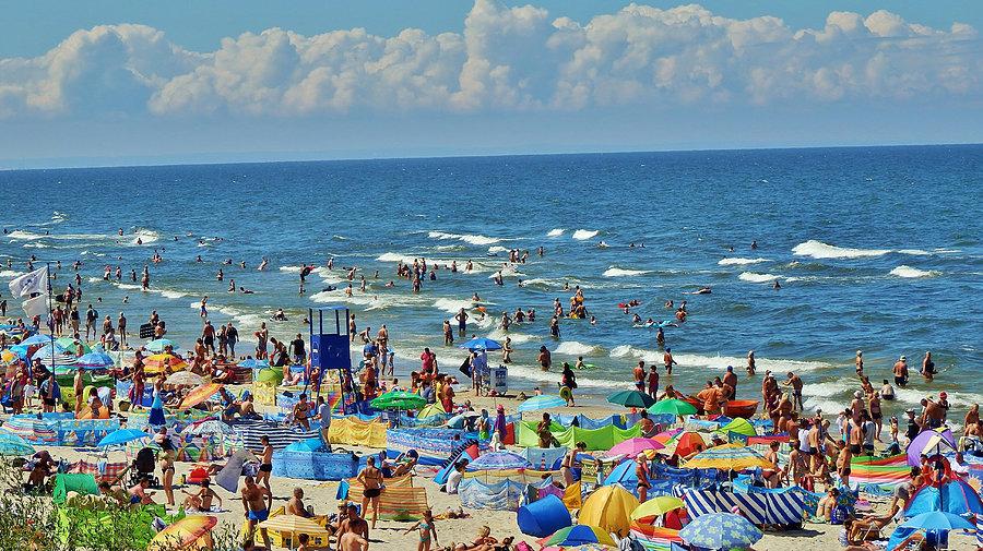 Wypad nad morze do Stegny. Plaża w Stegnie - tłumy wczasowiczów