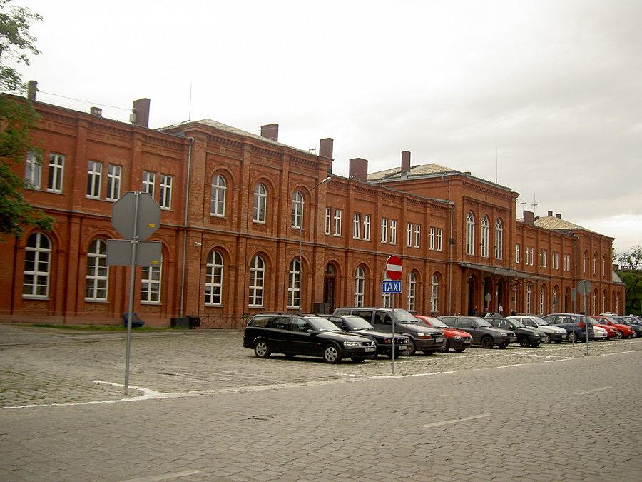 Dworzec kolejowy w Brzegu