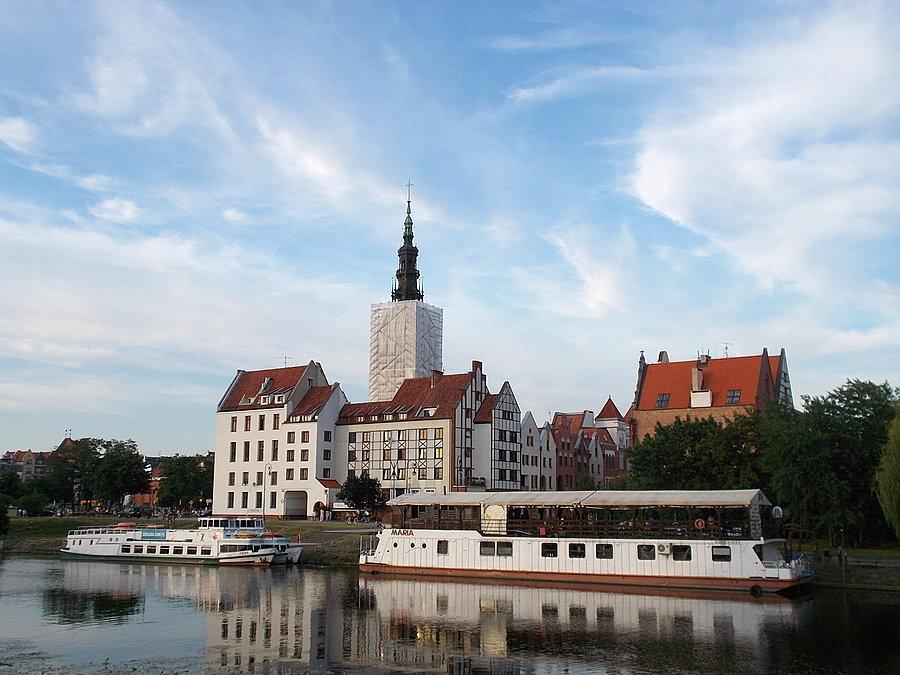Biała wieża katedry